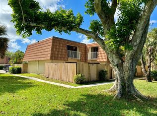 563 Green Springs Pl, West Palm Beach, FL 33409