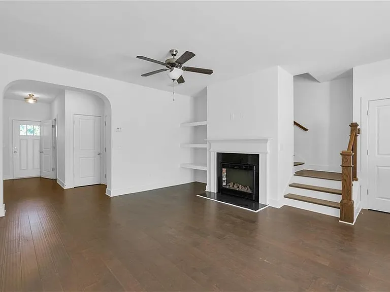 6433 Scudders Dr — Photo 8