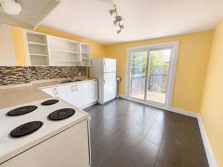 45 Fairleigh Cres — Photo 4