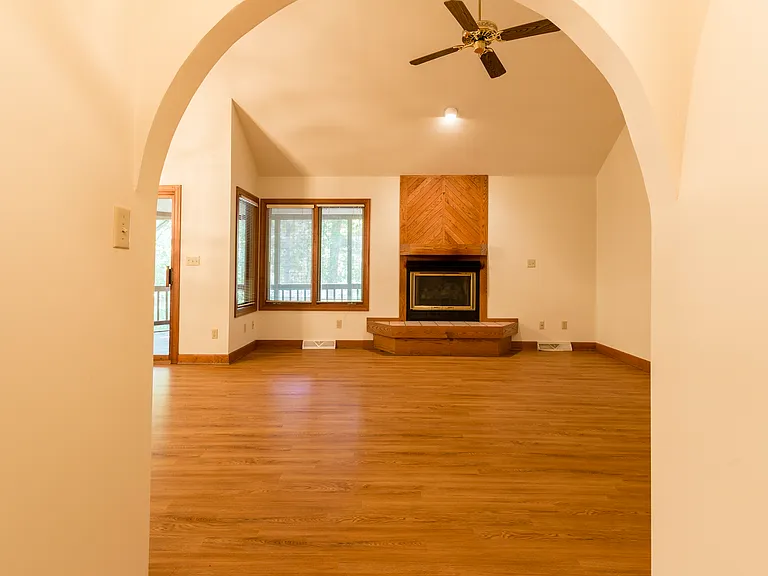 4758 Deer Park Ln — Photo 7