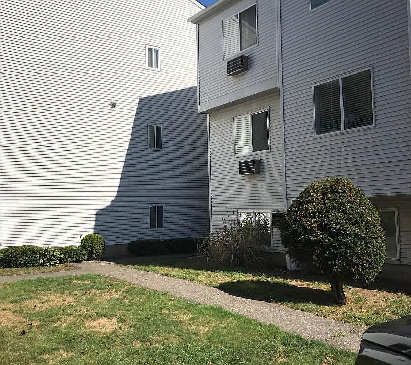 2nd image of 106 Hamden Ave APT F