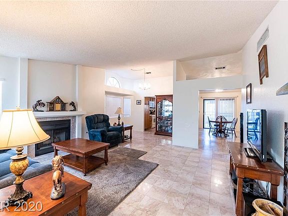 4th image of 1372 White Dr