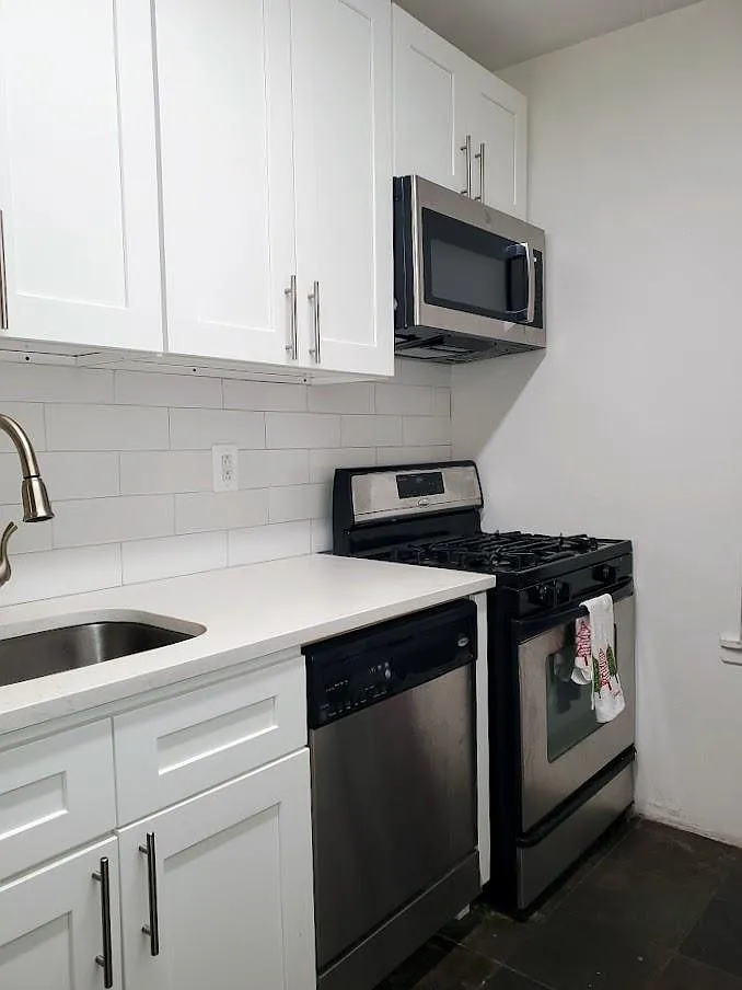 3 bed, 1094 sqft, $2,950 — Photo 4