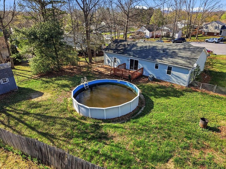 31st image of 13 Kingston Ct