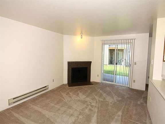 4th image of 345 Pacific Ave N APT Ee-01