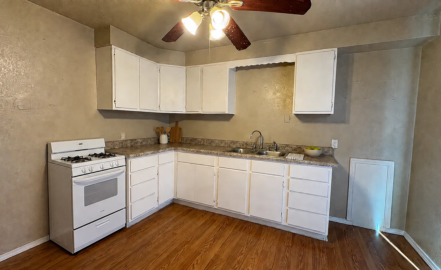 3932 Mallard Dr - 1 — Photo 3