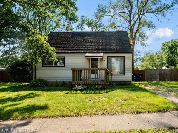 5923 Herbert St, Westland, MI 48185