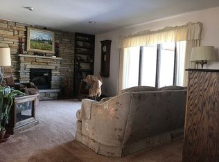 1206 Countryside Ln, Pontiac, IL 61764