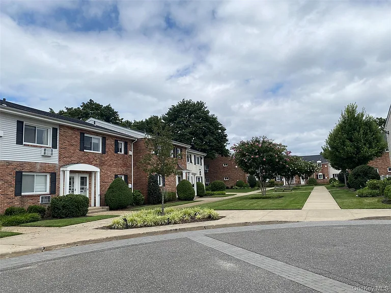 536 Dawson Ln — Photo 3