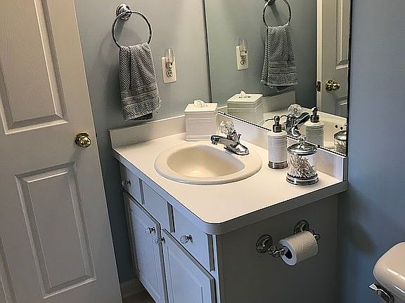4th image of 1311 Azalea Ln #1
