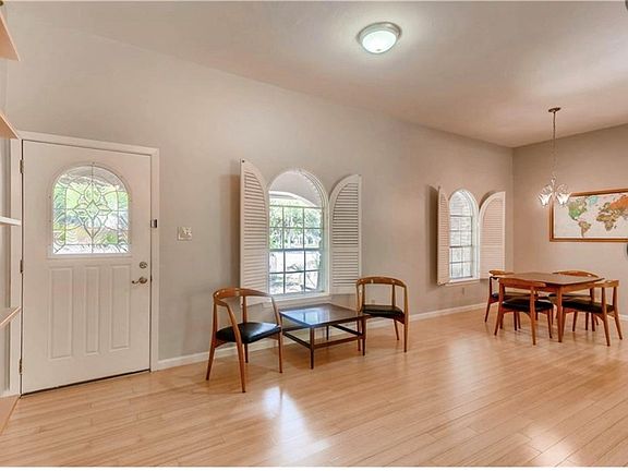 5th image of 2600 Rollingwood Dr