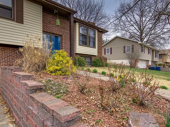 3rd image of 4926 Brookview Dr