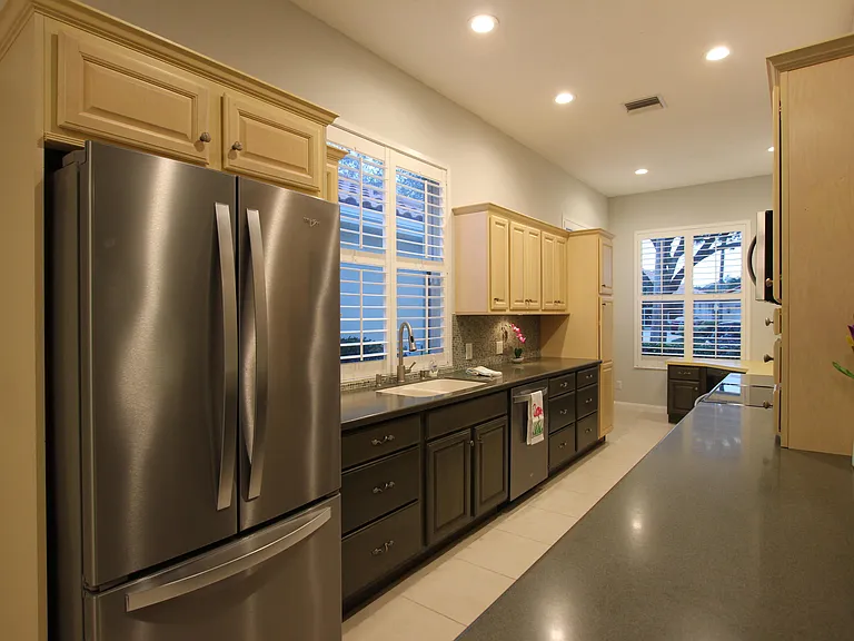 117 Hampton Cir — Photo 9