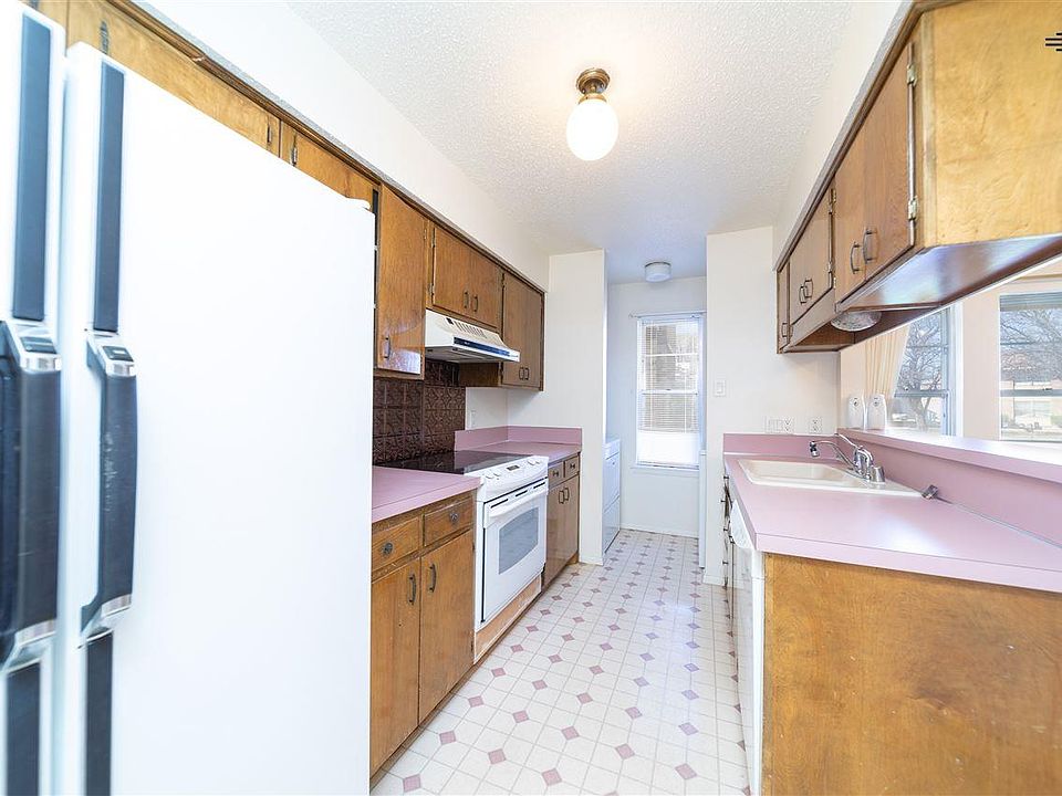 1st image of 717A Laurelwood Dr