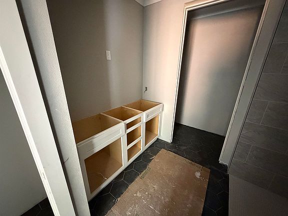 4th image of 8548 Scott Tower Rd