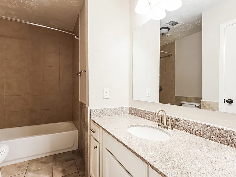 18903 Pine Trace Ct — Photo 16