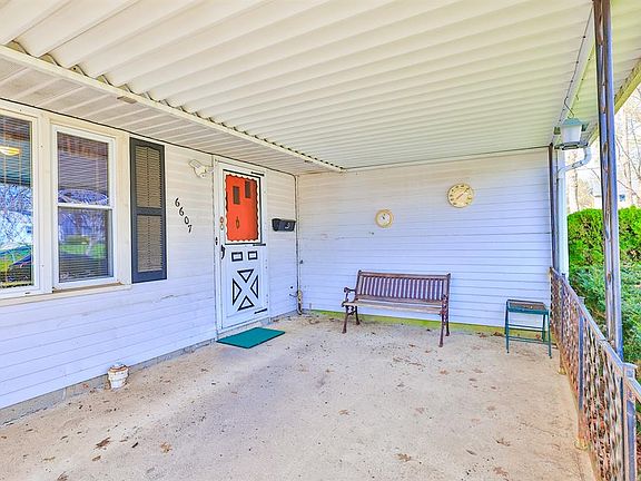 3rd image of 6607 Hialea Ct