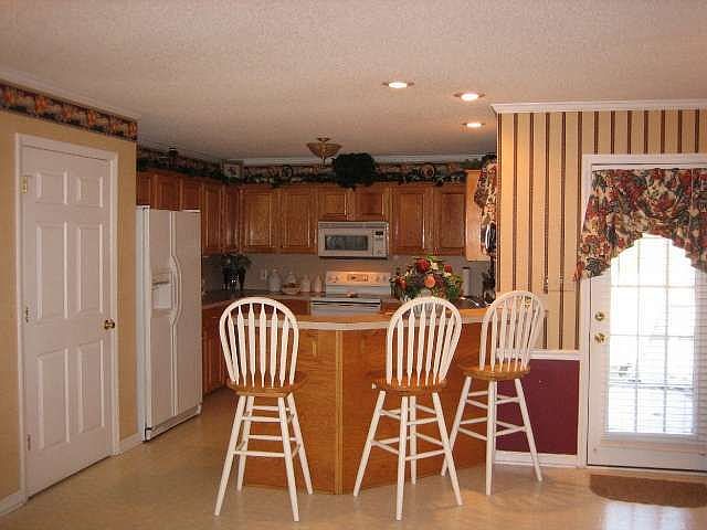 2nd image of 935 Quail Hollow Dr