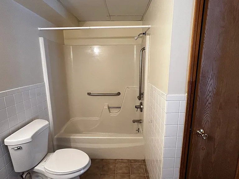 916 Kings Rd #304 — Photo 2