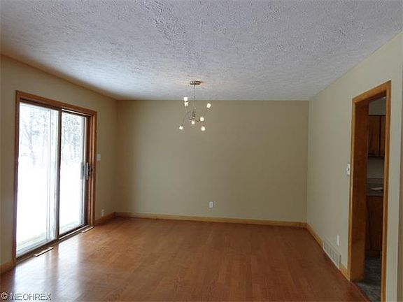 5th image of 218 West St