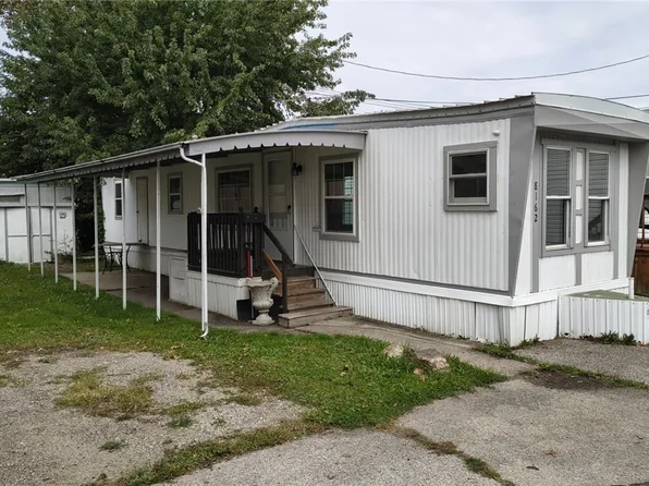 8162 Russell Ln, Cleveland, OH 44144