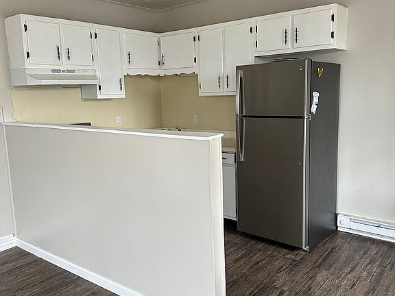 2nd image of 72 W Main St APT 1