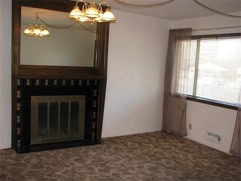 3rd image of 1222 Lawndale Dr