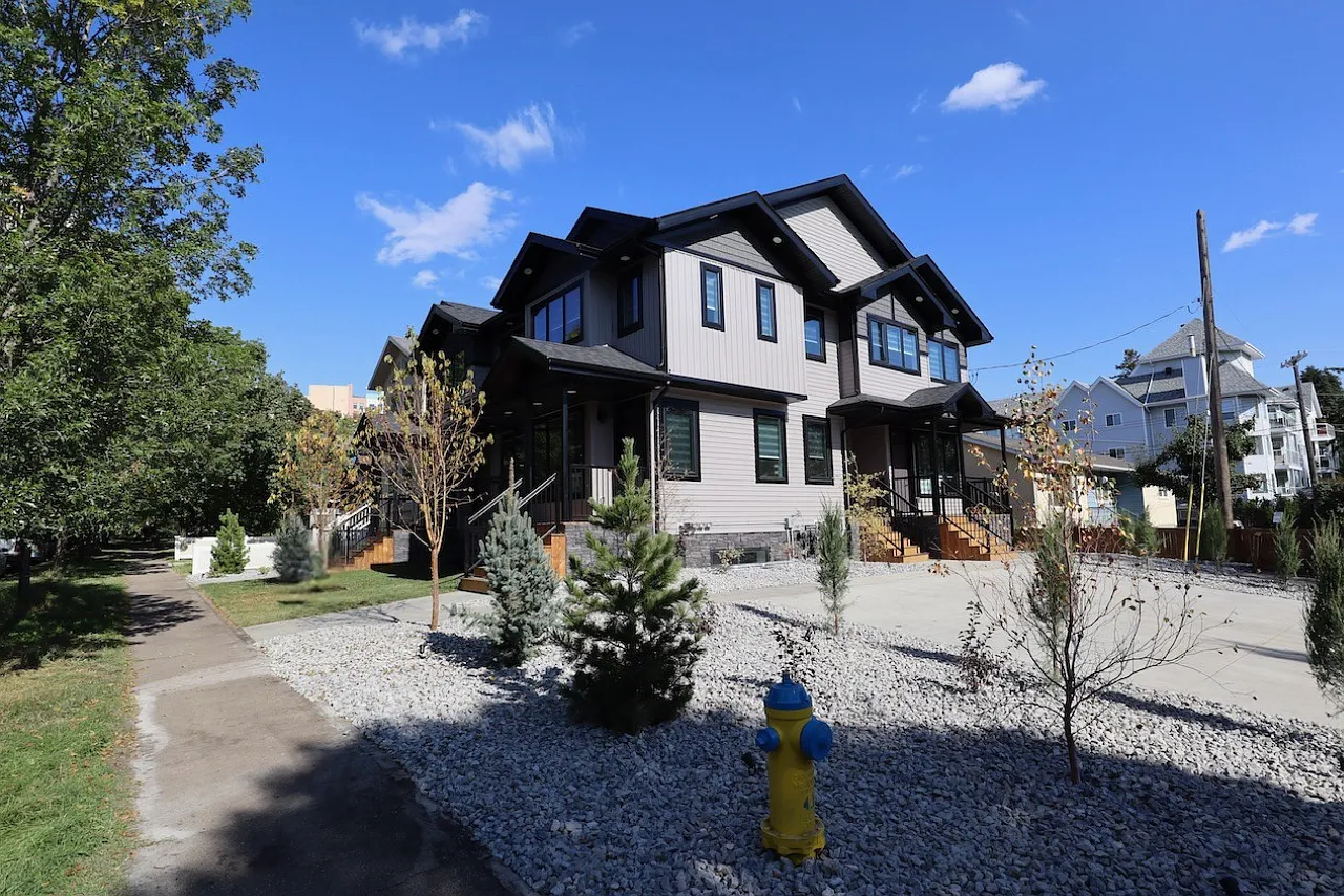 3 Bed 3.5 Bath Townhouse For Rent Near University Whyte Ave — Photo 3