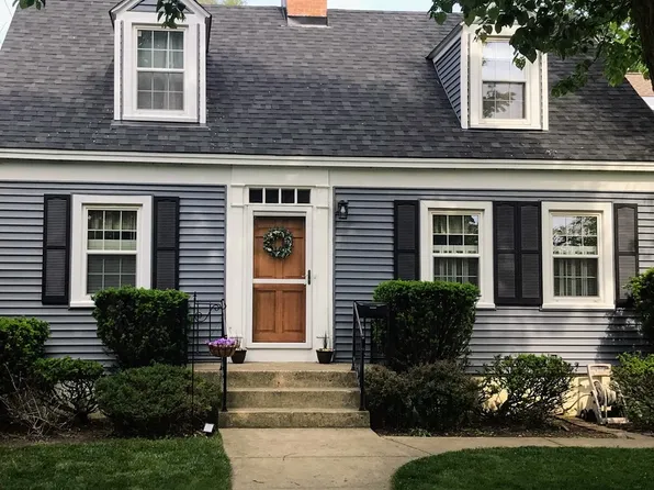 347 Linder Ave, Northfield, IL 60093