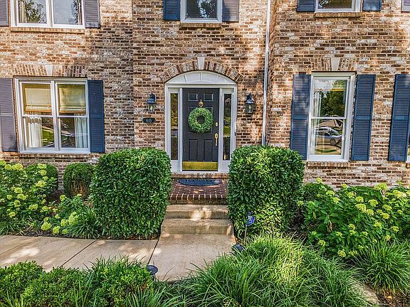 3rd image of 615 Mint Hill Ln