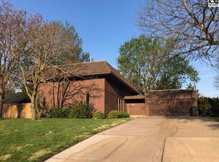 581 Sunrise Ave, Pratt, KS 67124