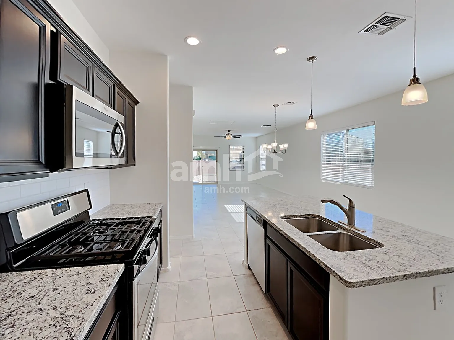 3 bed, 2.0 bath, 1465 sqft, $1,850 — Photo 4