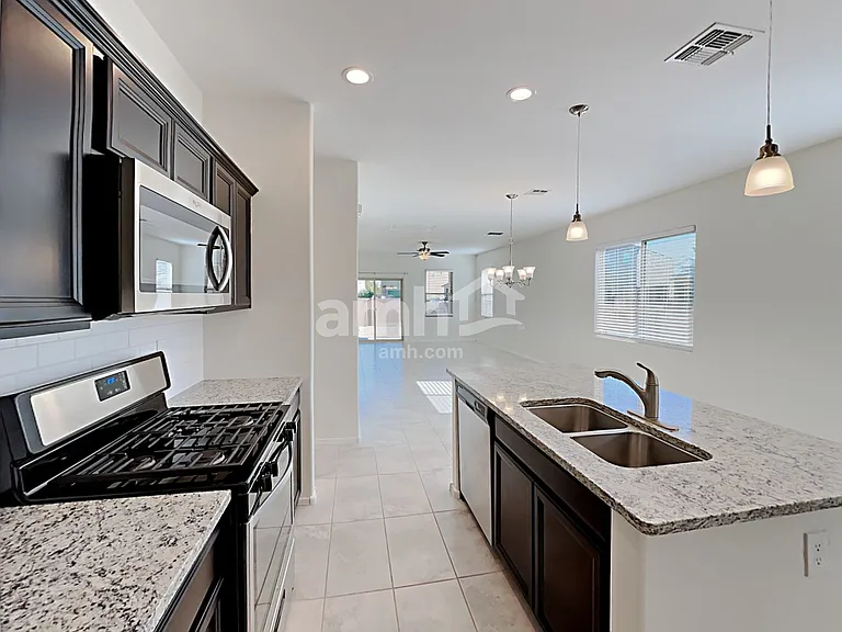 672 N Nestled Hummingbird Ln — Photo 4