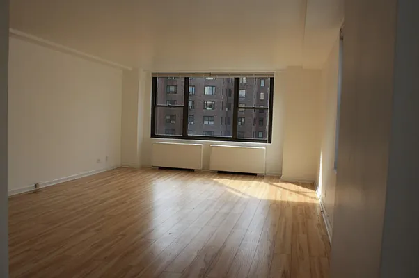 Rented by Kian Realty | media 10