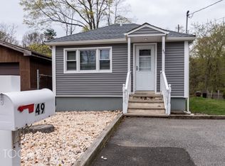 49 River Rd, Oakland, NJ 07436