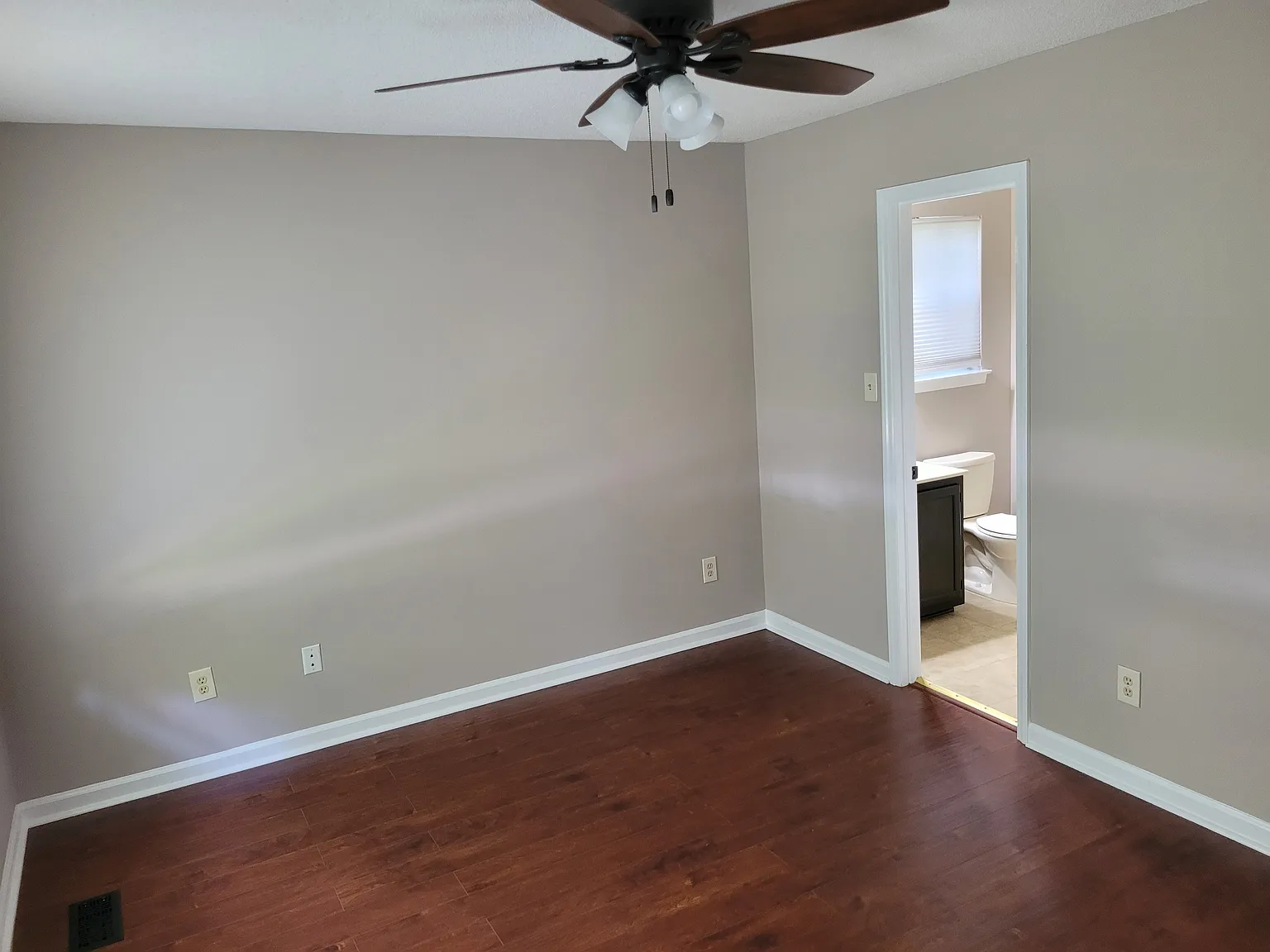 4212 Bluffs Ln — Photo 4