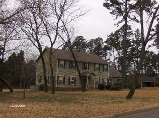 211 River Oaks Ln, Russellville, AR 72802