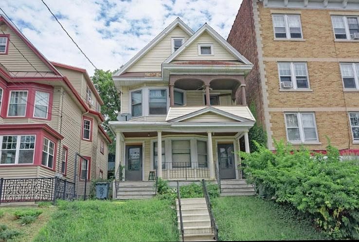 1st image of 391 Morris St #1