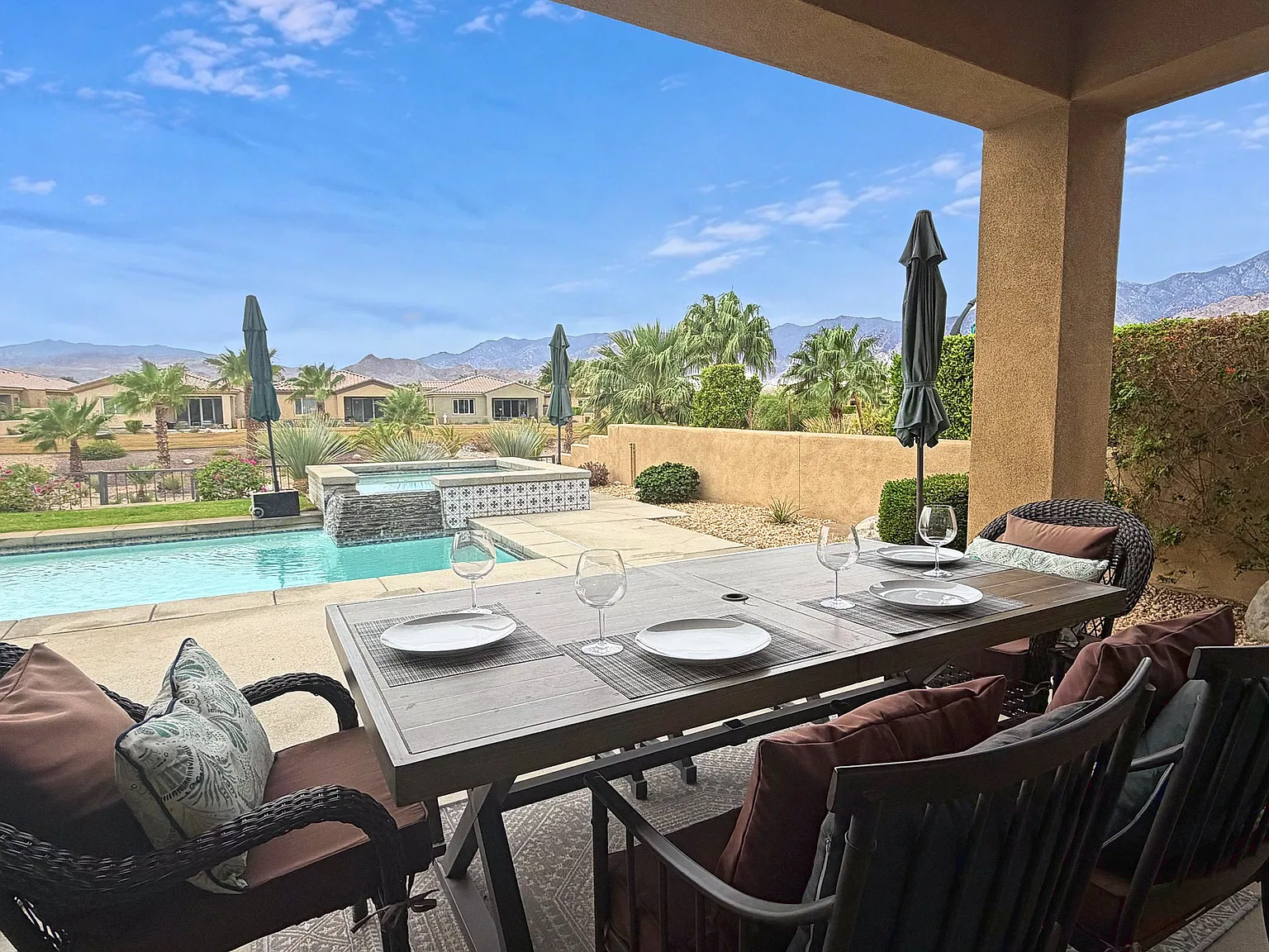 3 bed, 2.5 bath, 1951 sqft, $4,000 — Photo 3