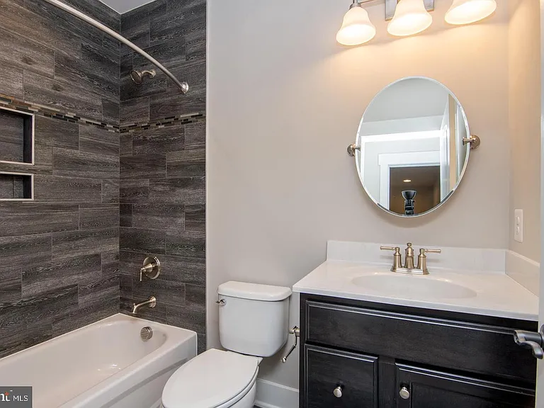 6928 Regent Ln — Photo 70