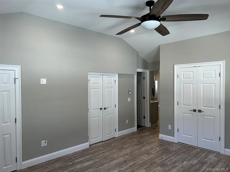 135 Gale Rd #UPSTAIRS — Photo 9
