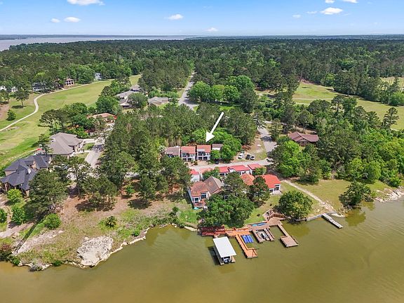 2nd image of 22547 Bayview Cir
