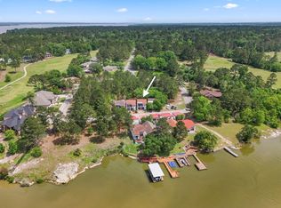 22547 Bayview Cir, Huntsville, TX 77320