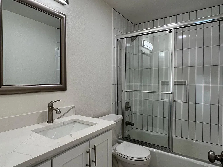 11700 Spring Hill Dr — Photo 9