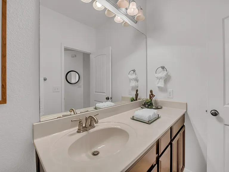 520 S Meadowlark St #B — Photo 22