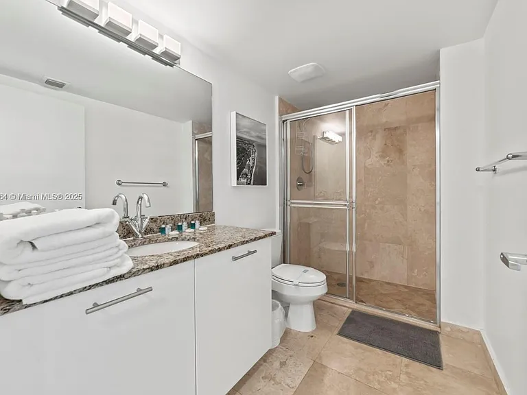 41 SE 5th St #1901 — Photo 19
