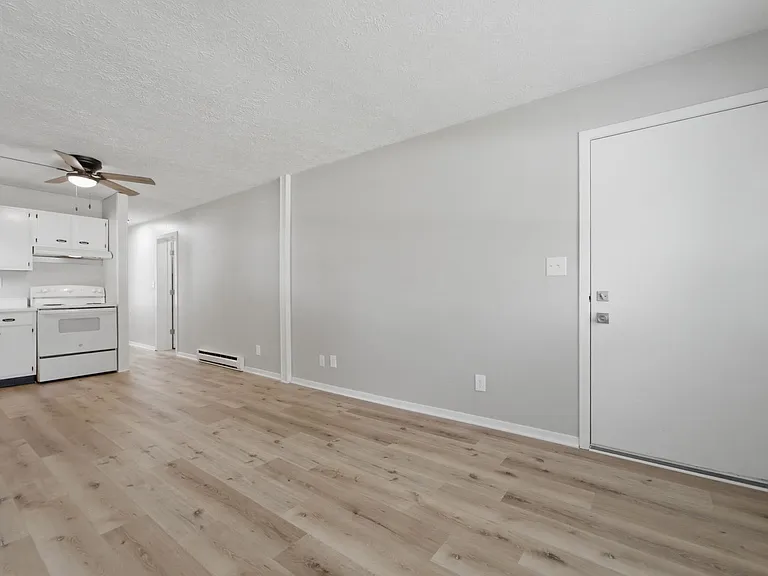131-194 Sycamore Ct — Photo 2