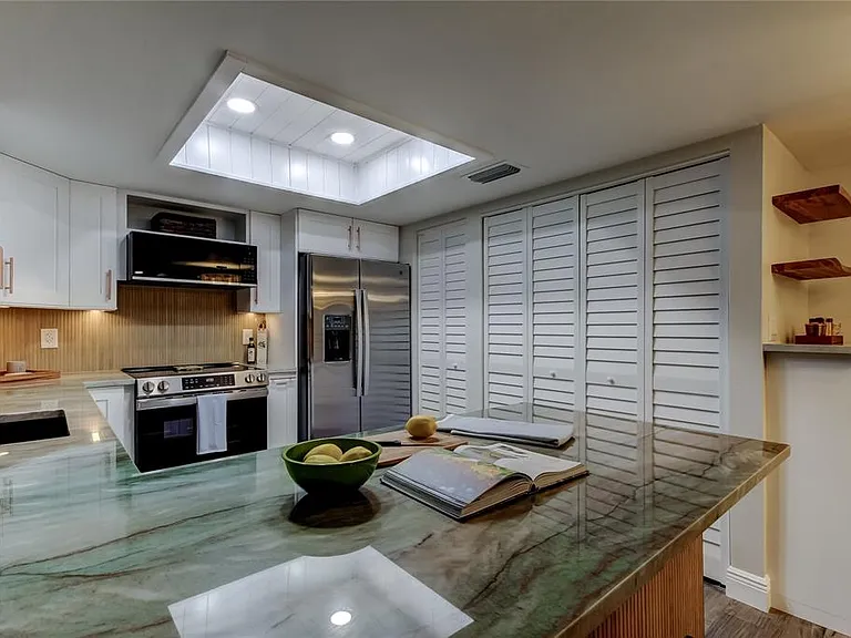 2673 Sabal Springs Cir #201 — Photo 3