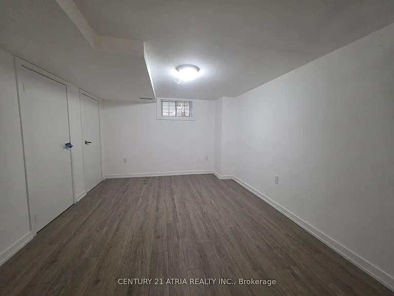 19 Meadowview Ave #LOWER — Photo 3