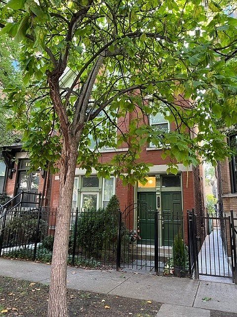 1st image of 1124 N Winchester Ave #1